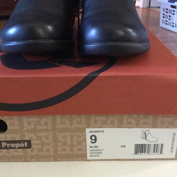 NWT Black Ankle Boots - Picture 7 of 7